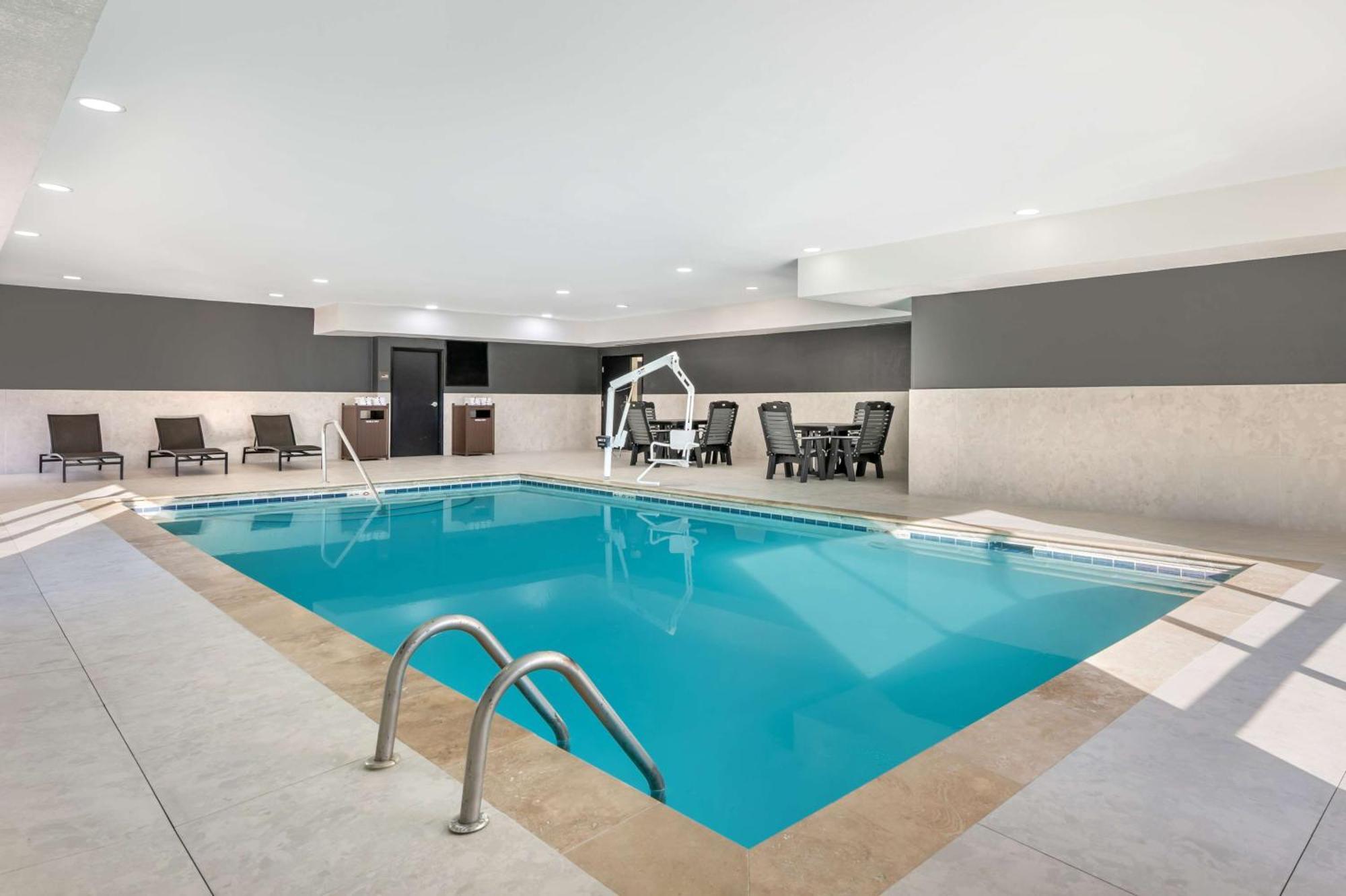 Western Indiana I-70 Hotel 4*